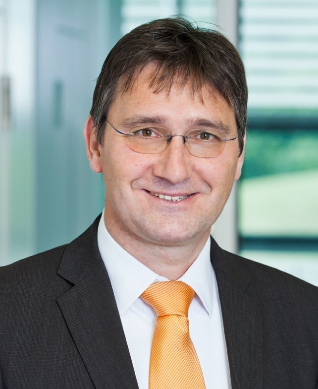 Dr.-Ing. <b>Andreas Wierse</b> freut sich über KMUs mit Interesse an HPC - 140219_Sicos_2