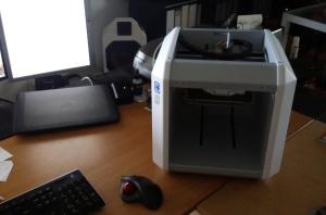 Ein echter Schreibtisch-3D-Drucker: Der Neo von German RepRap.