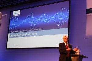 CEO Chuck Grindstaff eröffnete die Siemens PLM Connection 2015.